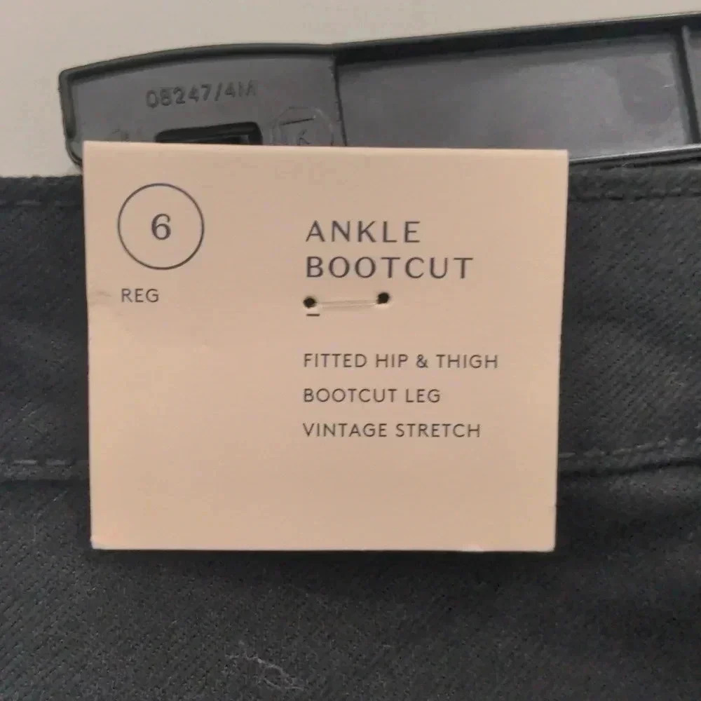 Universal Thread No Fade Bootcut Jeans - Picture 8 of 11